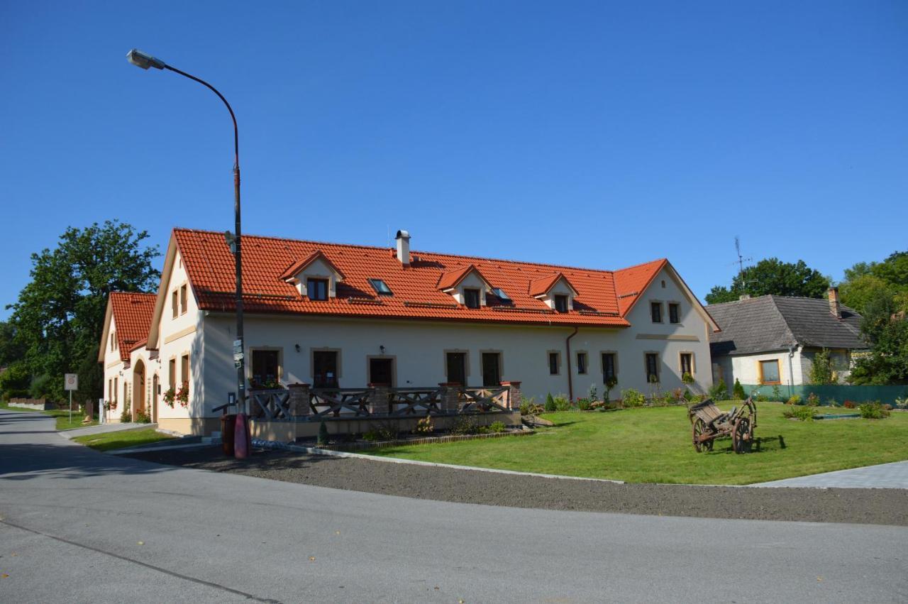 Penzion U Podkovare Třeboň Exterior foto