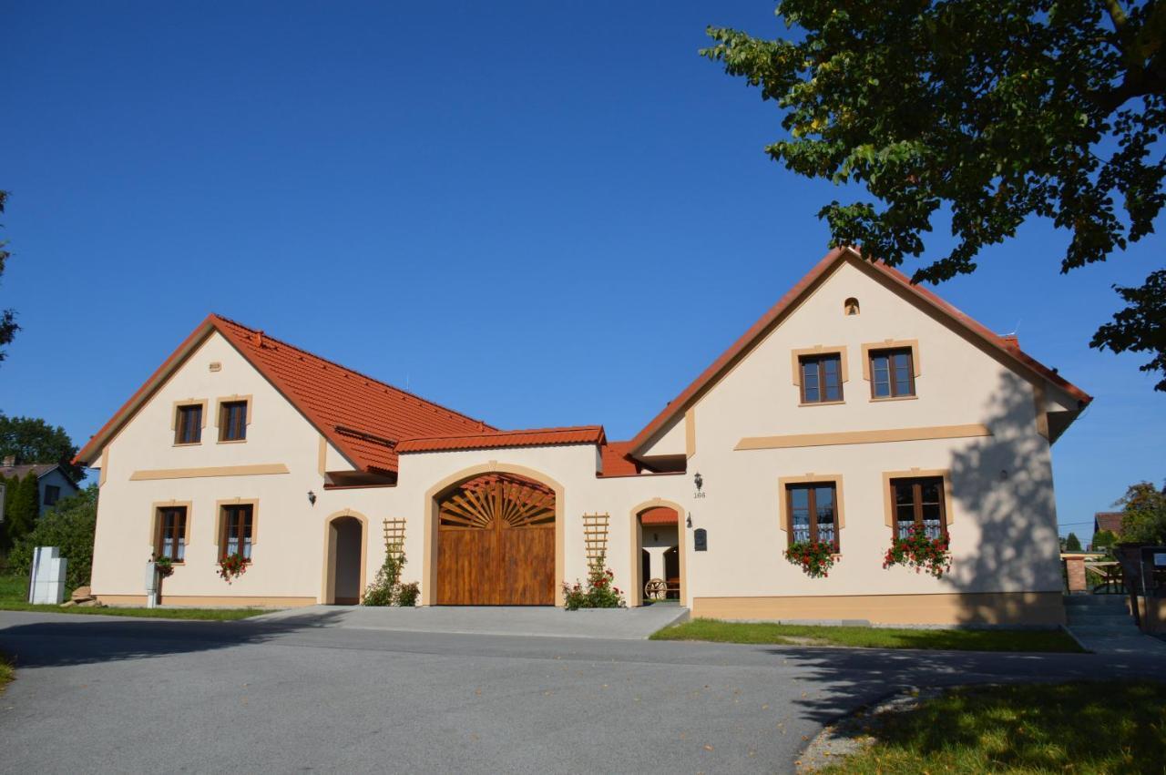 Penzion U Podkovare Třeboň Exterior foto