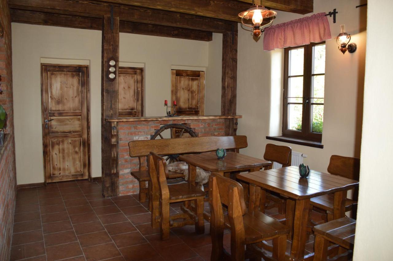 Penzion U Podkovare Třeboň Exterior foto